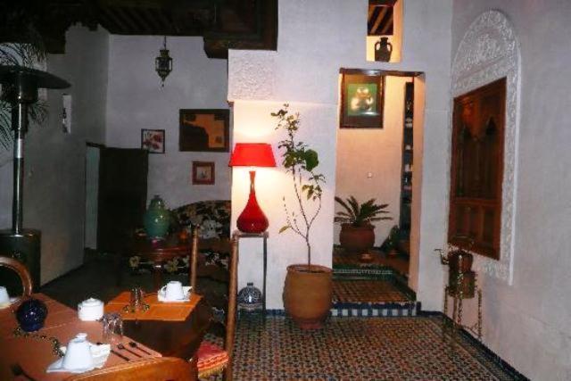 膳宿费 Dar Melody