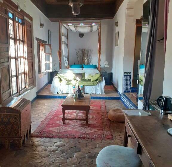 膳宿费 Dar Melody