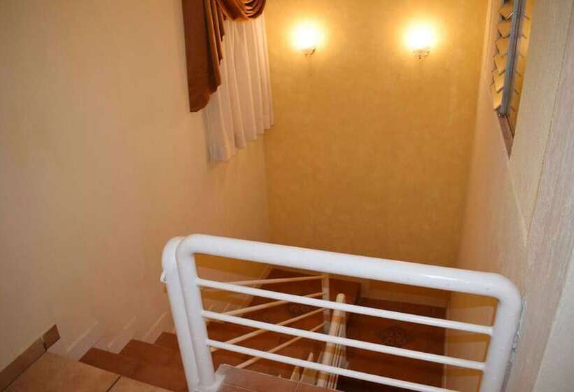 پانسیون Laguna Sky