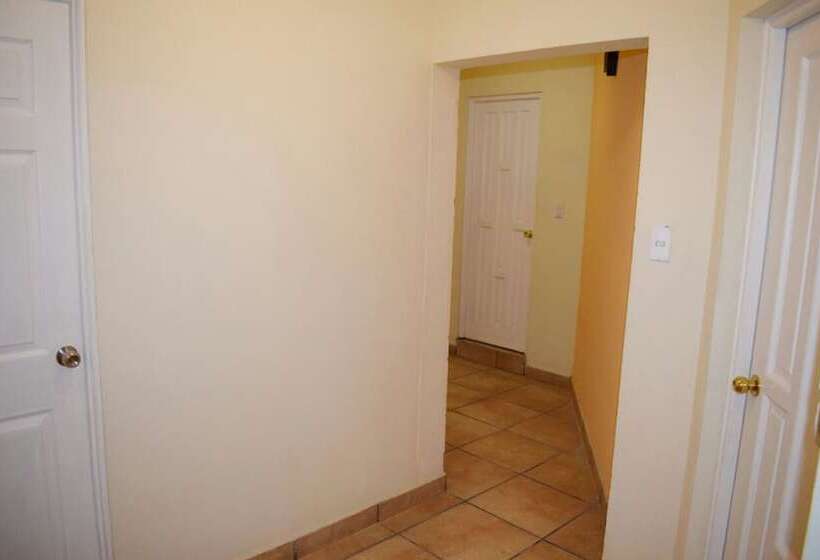 پانسیون Laguna Sky