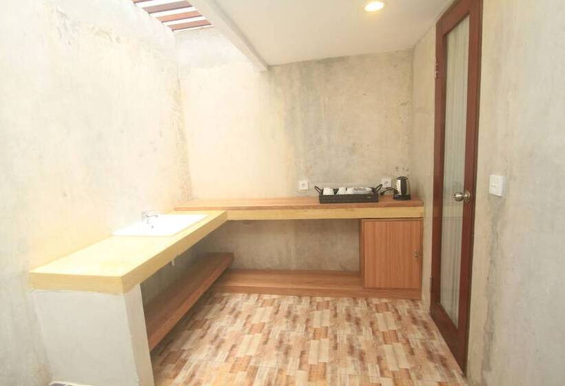 پانسیون Triple Tree Villa