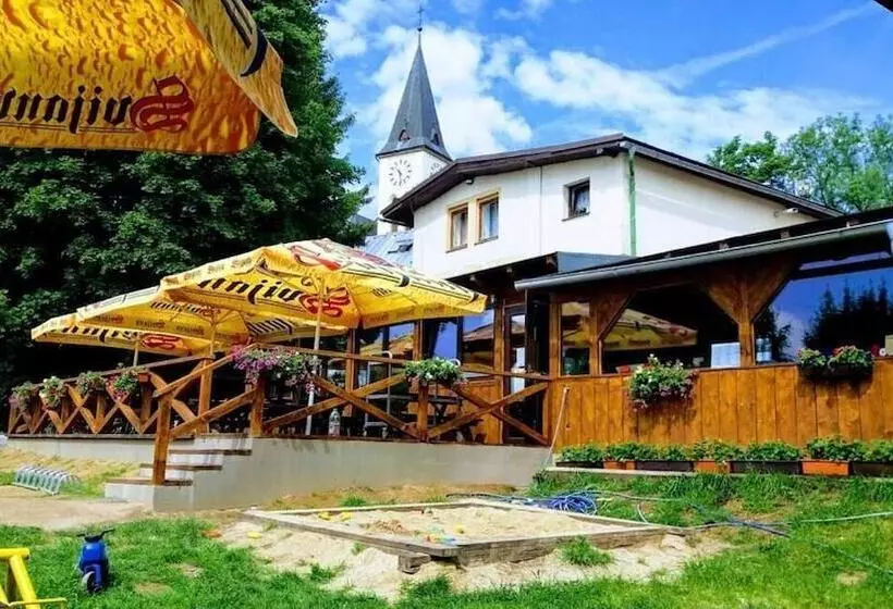 Aamiaismajoitus (B&B) Penzion U Hrocha