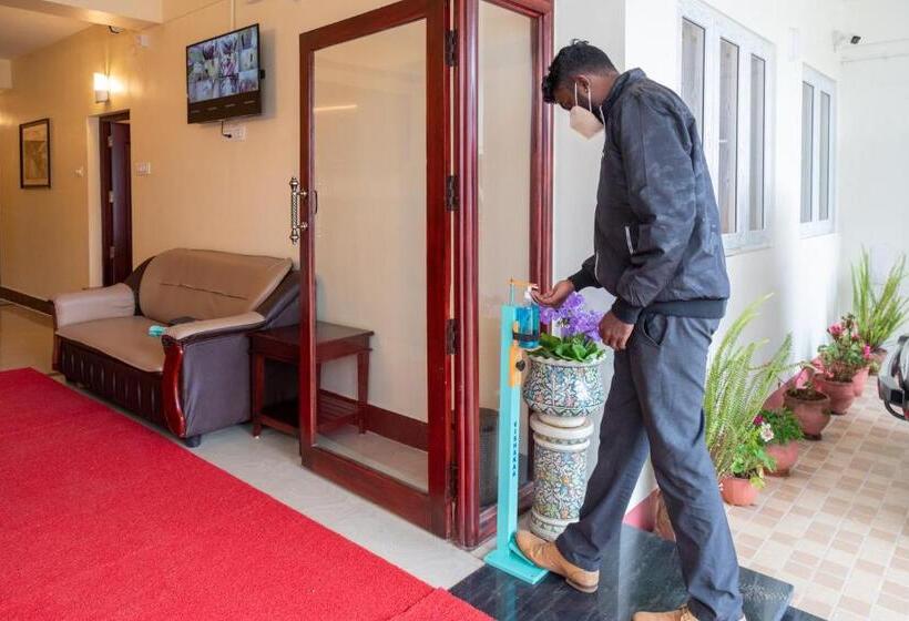 Hotel Aakash Rooms And Cottages