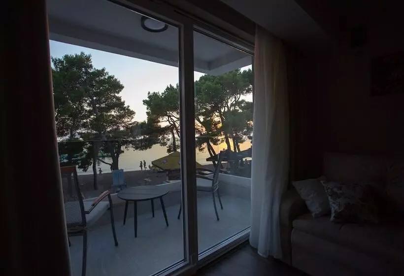 هتل Central Beach 9