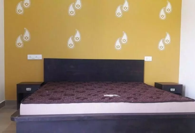 Royal Zayka Hotel & Restaurant