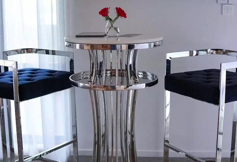 پانسیون Amare Beachside Luxury