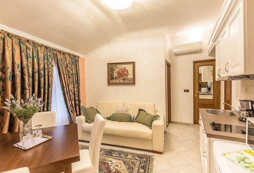 پانسیون Villa Hasi