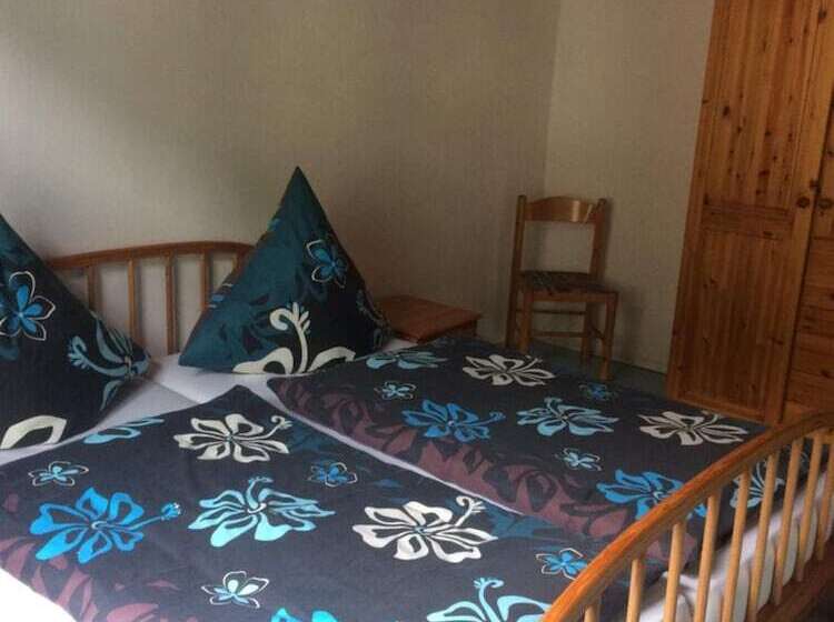 بنسيون Zur Fledermaus