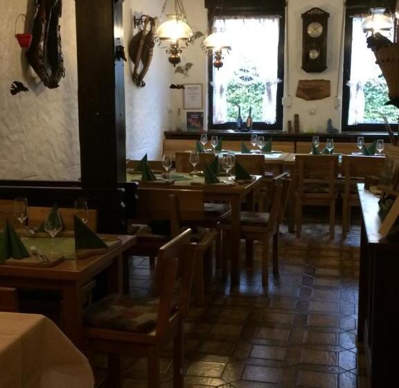 بنسيون Zur Fledermaus