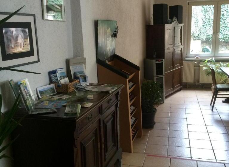 بنسيون Zur Fledermaus