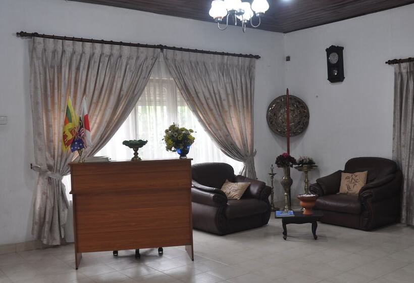 Pension (Hôtel basse catégorie) The Rock Bunglow