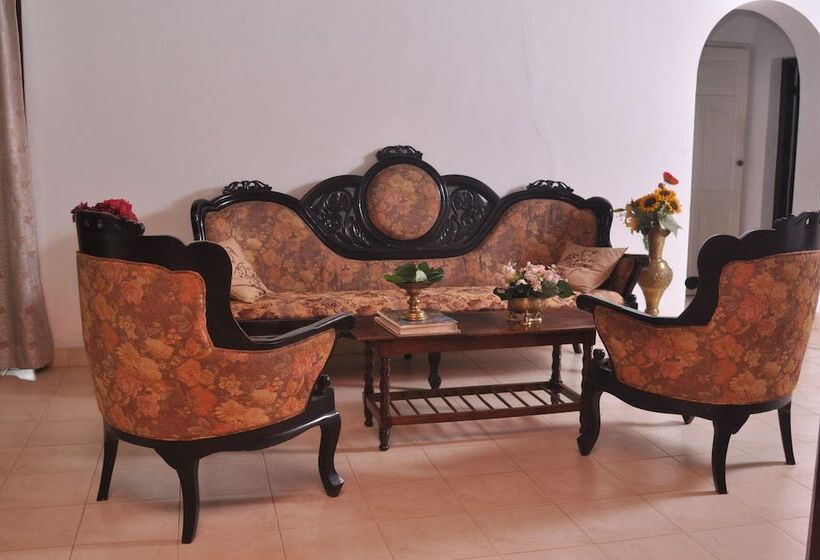 Pension (Hôtel basse catégorie) The Rock Bunglow