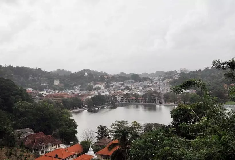 Majatalo The Rock Bunglow