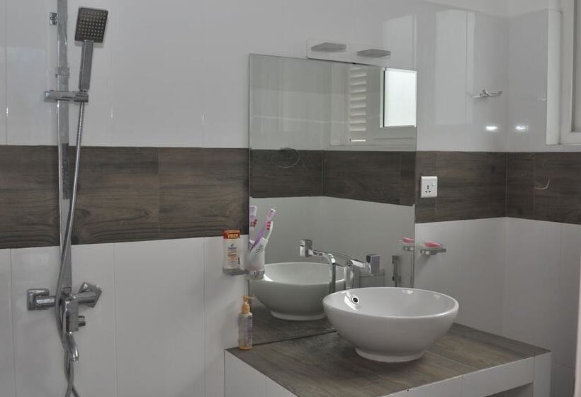 Pension (Hôtel basse catégorie) The Rock Bunglow