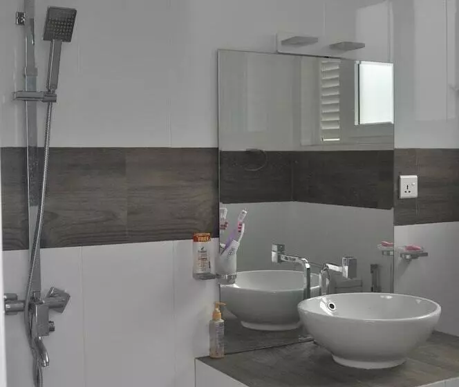 Majatalo The Rock Bunglow