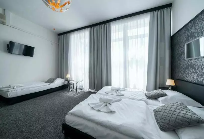 Majatalo Penzion Homer Poděbrady