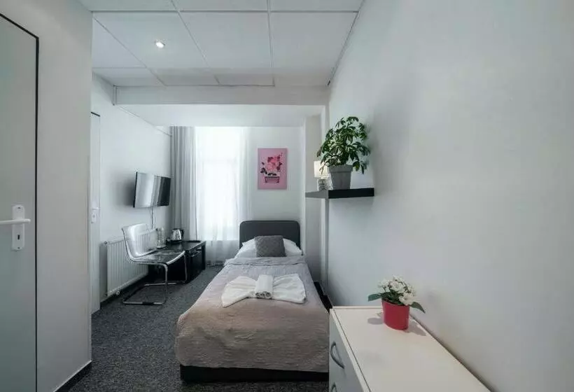 Majatalo Penzion Homer Poděbrady