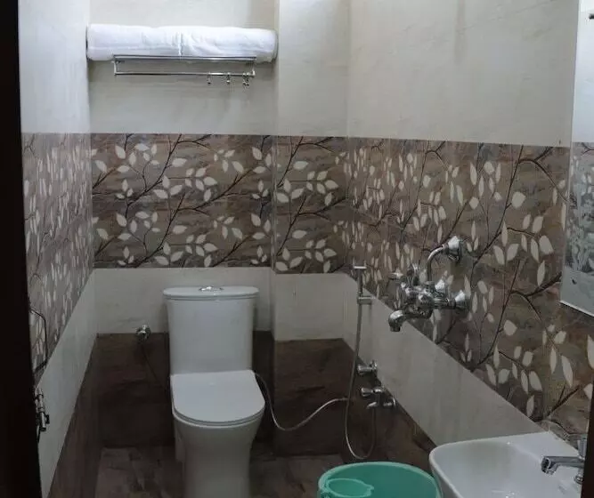 Royal Zayka Hotel & Restaurant
