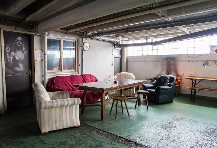 Boot Camp Central   Hostel