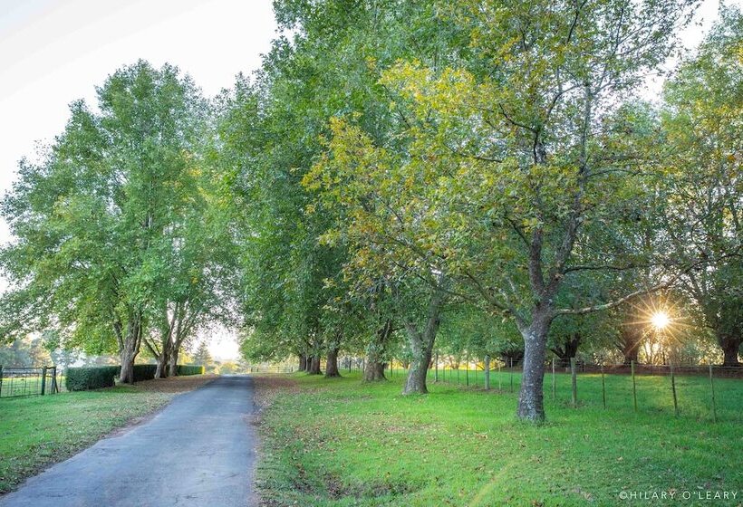 فندق Hartford House