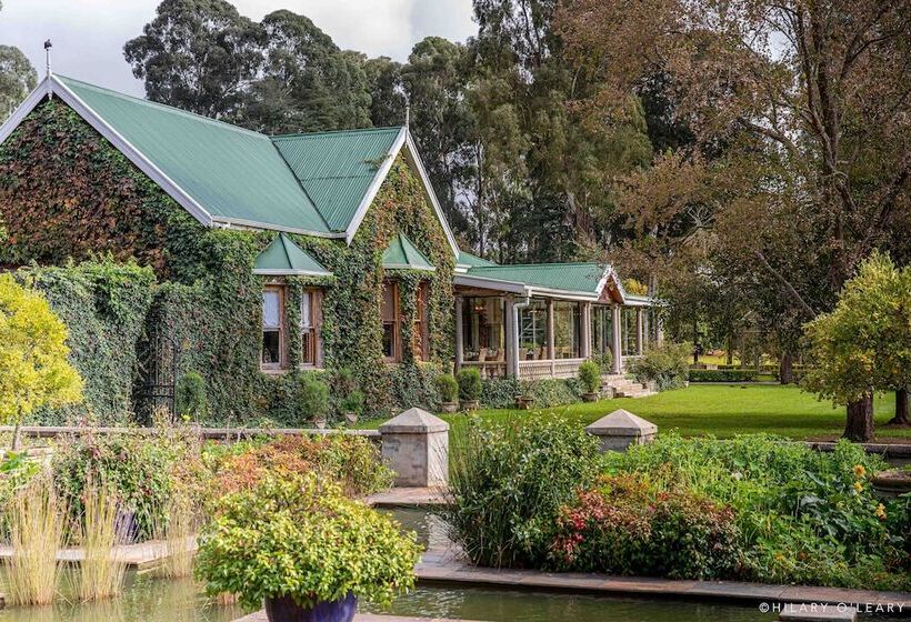 فندق Hartford House