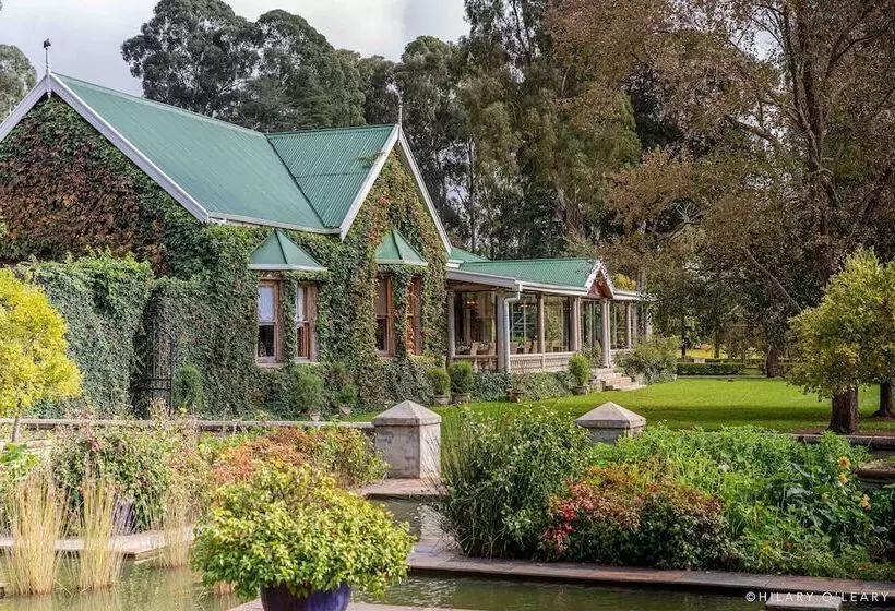 ホテル Hartford House