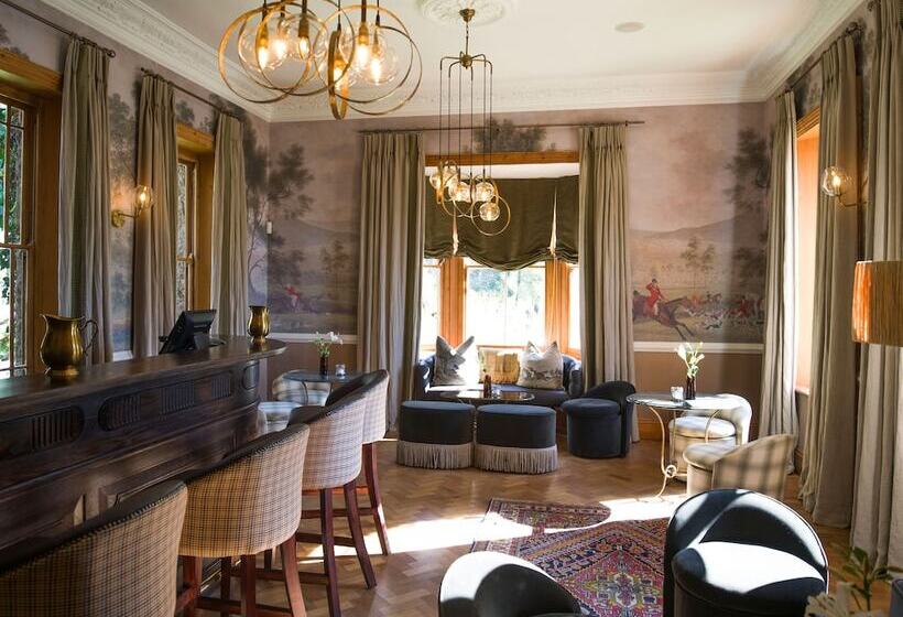 فندق Hartford House