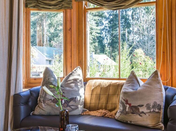 فندق Hartford House