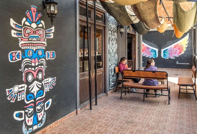 هتل Lost Inn La Paz