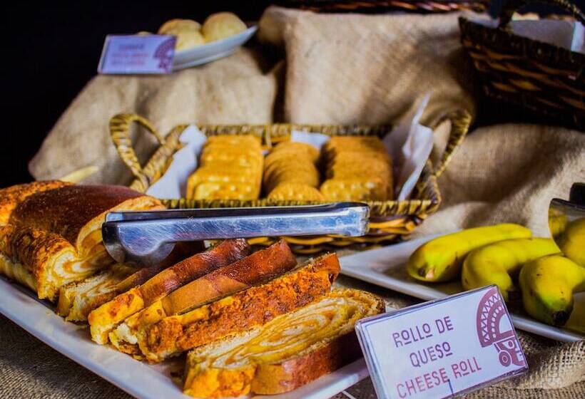 هتل Lost Inn La Paz