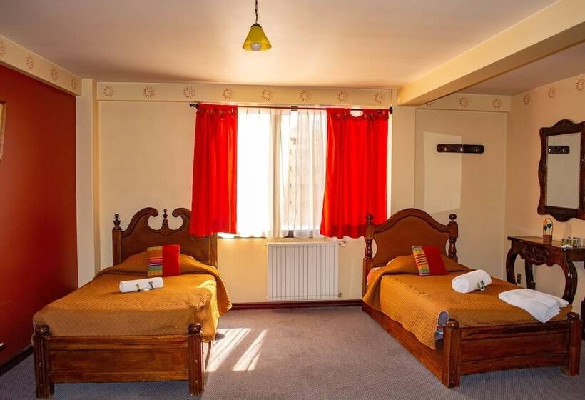 هتل Lost Inn La Paz