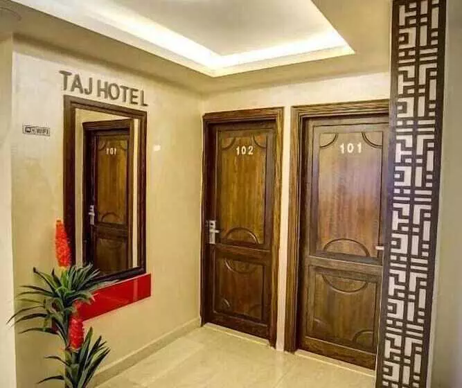 هتل Taj
