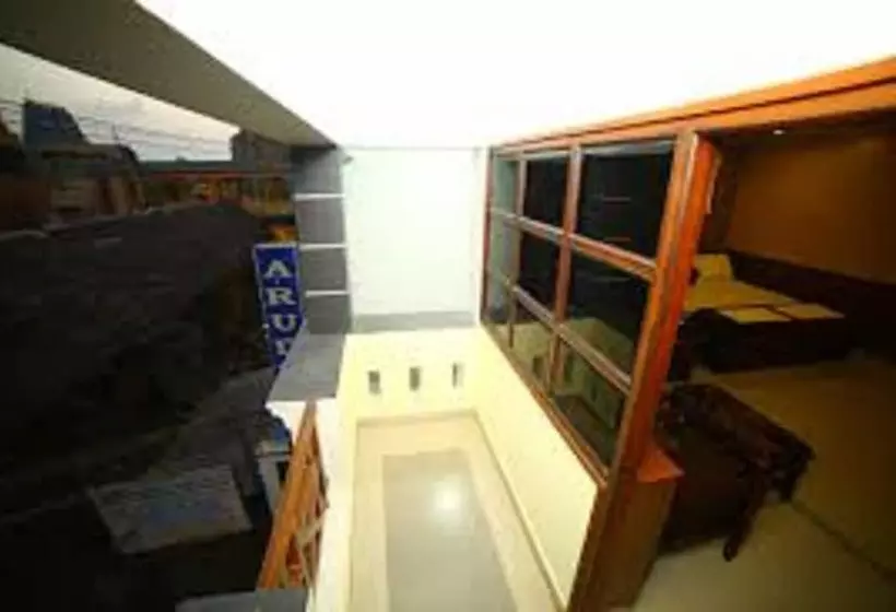 ペンション Arudhra Residency