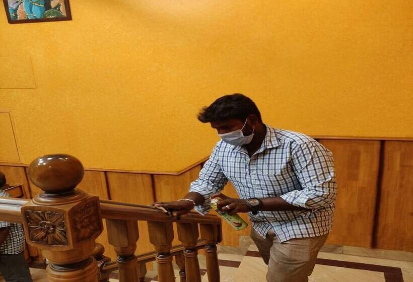 펜션 Arudhra Residency