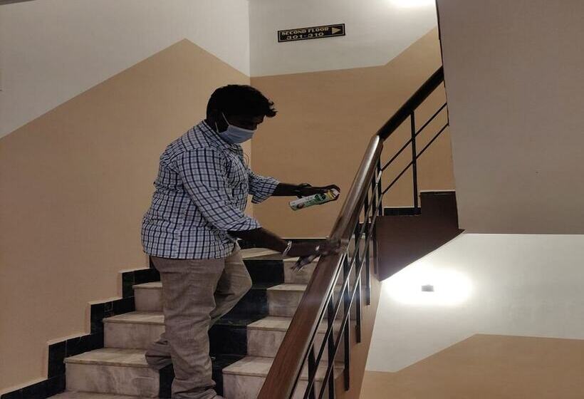 펜션 Arudhra Residency