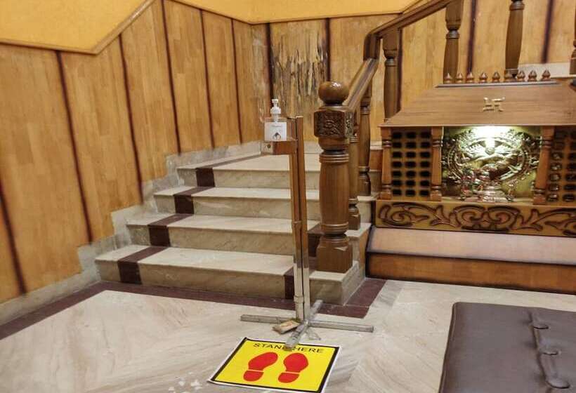 펜션 Arudhra Residency