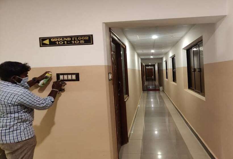 펜션 Arudhra Residency