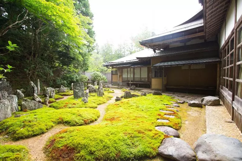 旅館 高野山 宿坊 西禅院  Koyasan Shukubo Saizenin