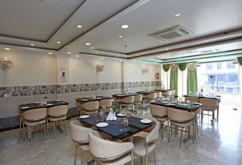 Ss Hotel By Oyo Rooms