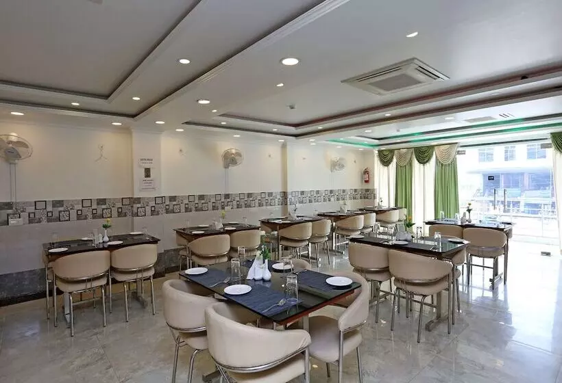 Ss Hotel By Oyo Rooms