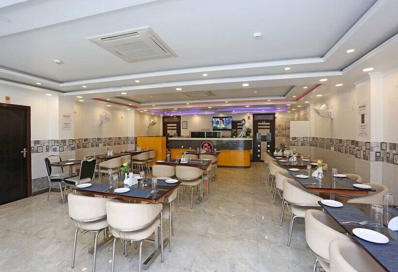 Ss Hotel By Oyo Rooms