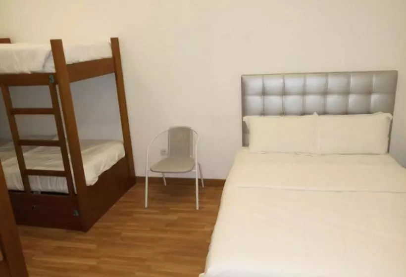 Just Lisbon Hostel & A.l