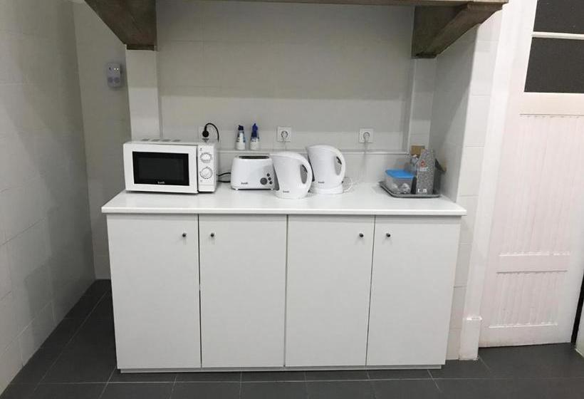 Just Lisbon Hostel & A.l