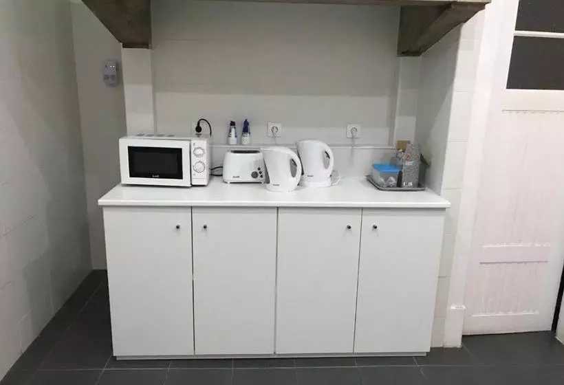 Just Lisbon Hostel & A.l