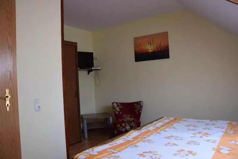 Hostelli Gasthaus Zum Hahn