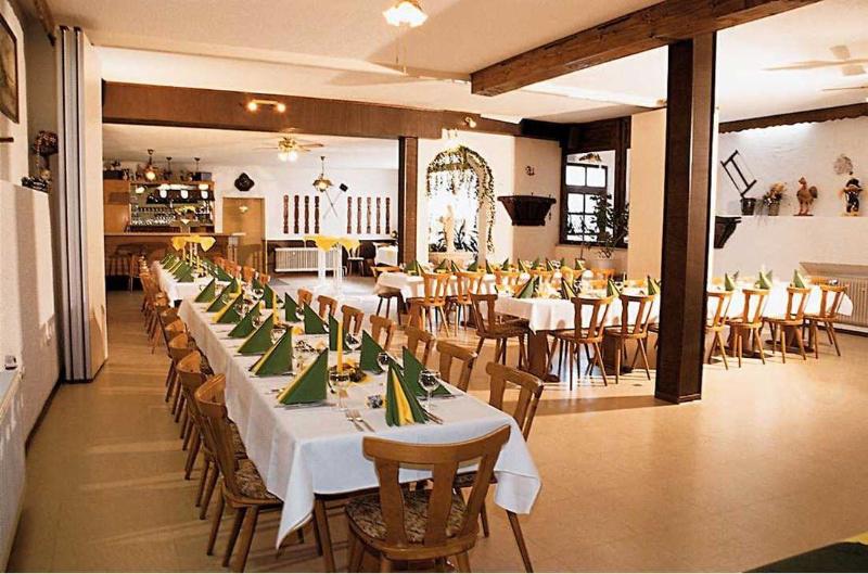 فندق فئة نجمة واحدة Gasthaus Zum Hahn