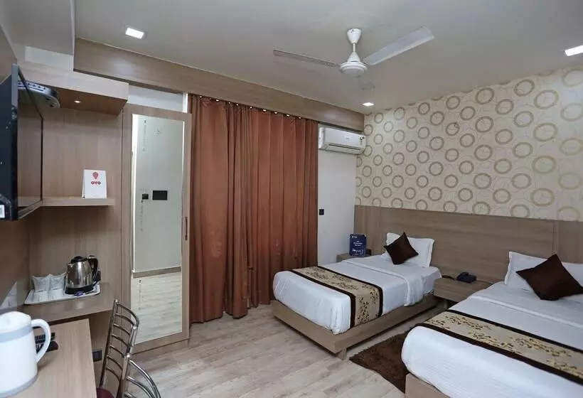 ホテル Capital O 5663 Gs Inn