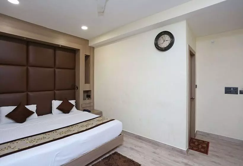 ホテル Capital O 5663 Gs Inn