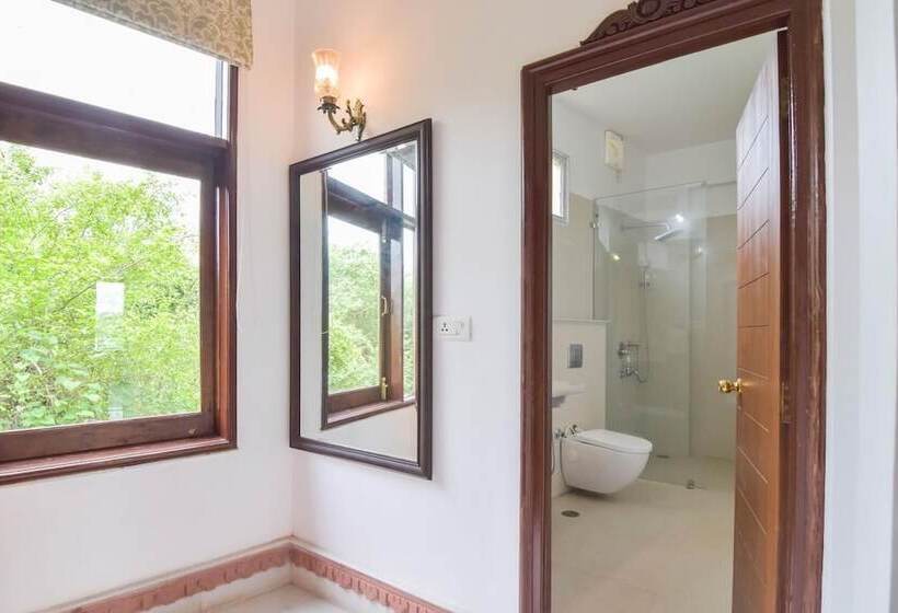 Отель The Raj Kuber