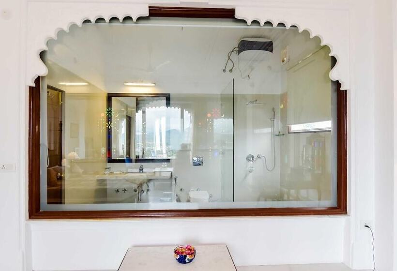 Отель The Raj Kuber